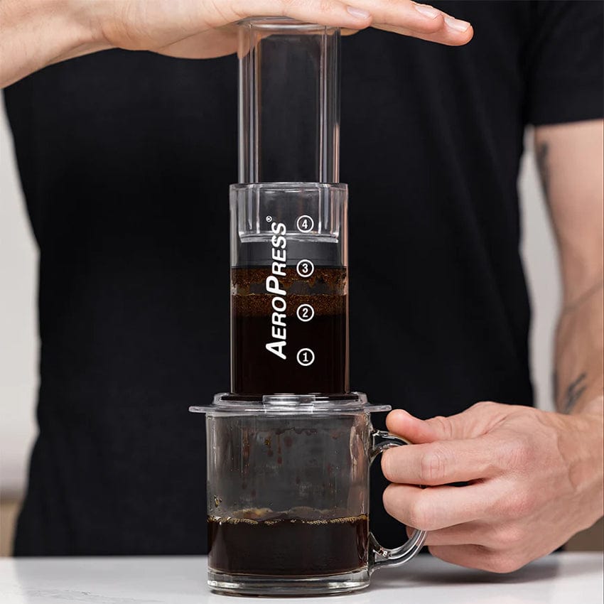 AeroPress Coffee Maker Clear Kaffeebereiter + 100 Filter - CA Händlerportal